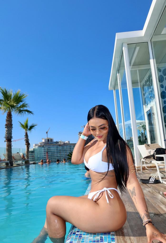 Chica busca chico en Alicante: Chica busca chico