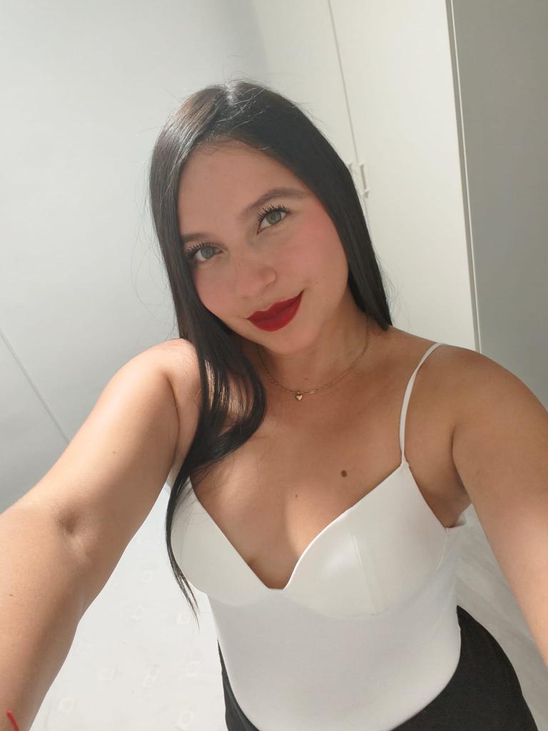 Chica busca chico en Alicante: Chica busca chico