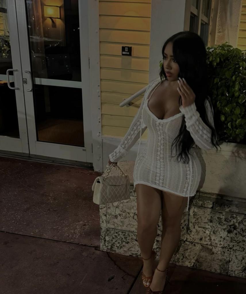 695892301: Chica busca chico en Castellón