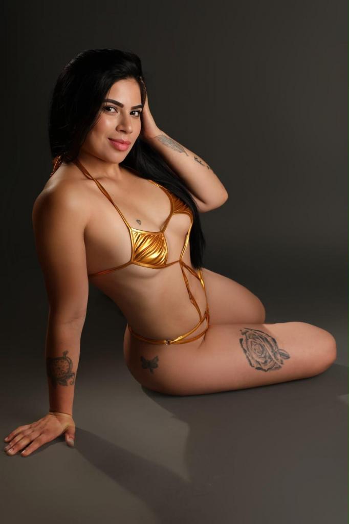 Chica busca chico en Ibiza: 