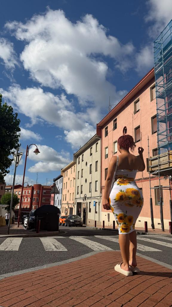 642986125: Chica busca chico en Cantabria