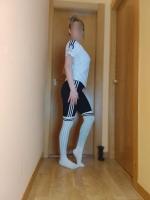 697766701: Chica busca chico en Madrid