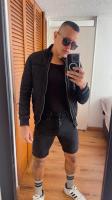 745016087: Chica busca chico en Sevilla