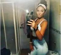 672568555: Chica busca chico en Sevilla