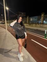613409160: Chica busca chico en Sevilla