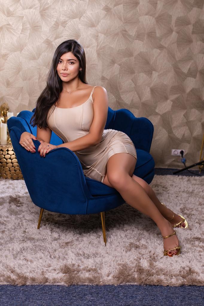 600830487: Chica busca chico en Barcelona