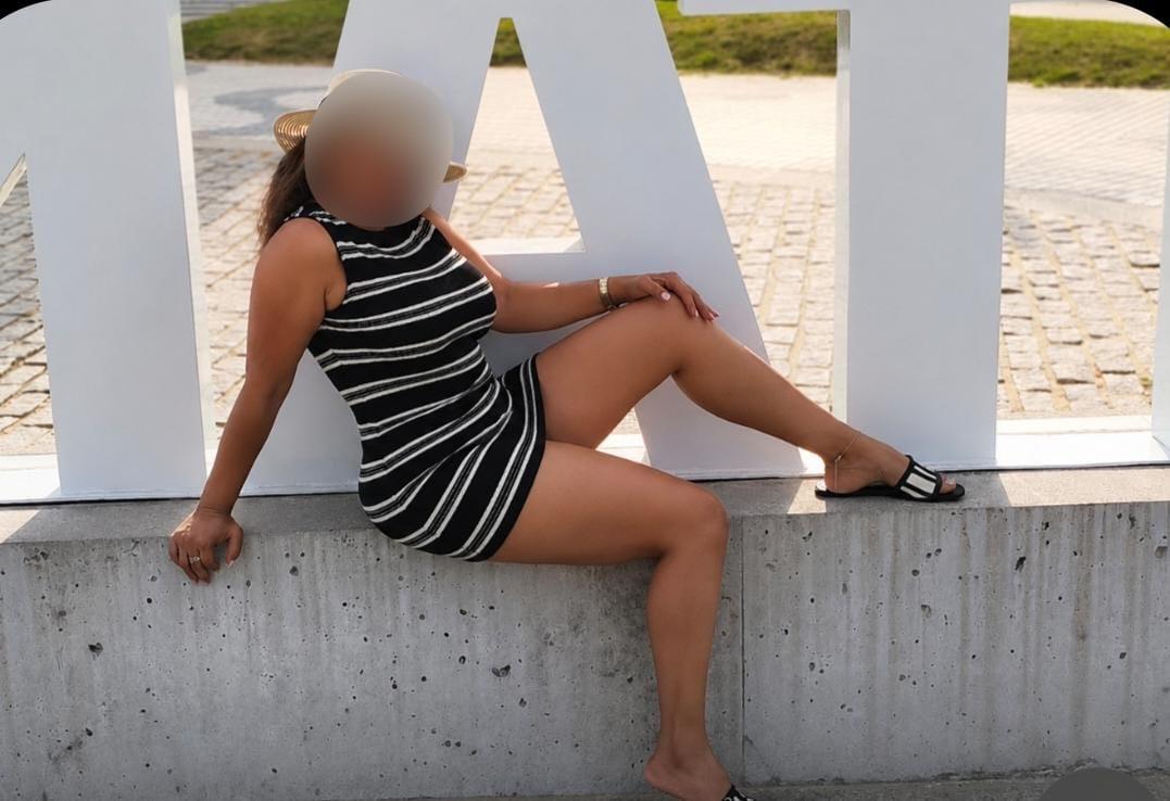 643759513: Chica busca chico en Cantabria