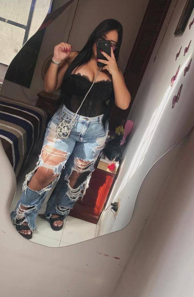 610909406: Chica busca chico en Mallorca