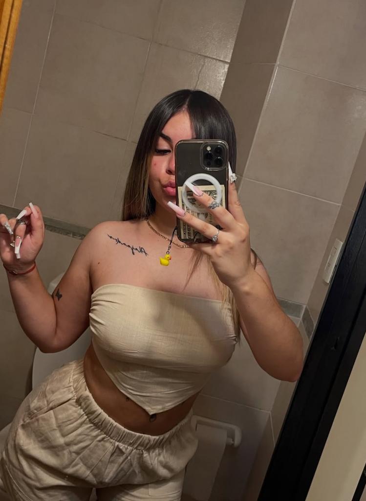 663122340: Chica busca chico en Murcia