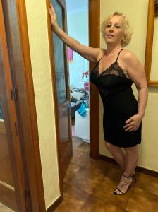 630607682: Chica busca chico en Barcelona