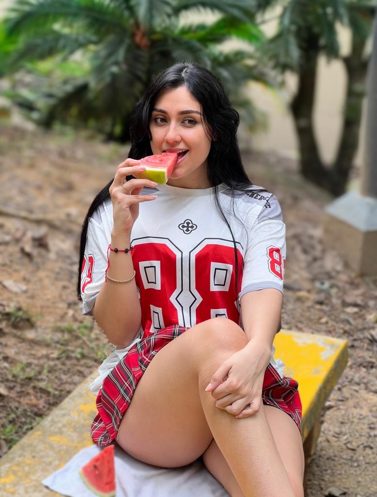 Chica busca chico en Alicante: Chica busca chico