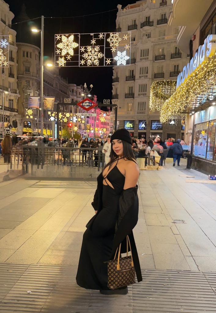 Chica busca chico en Alicante: Chica busca chico