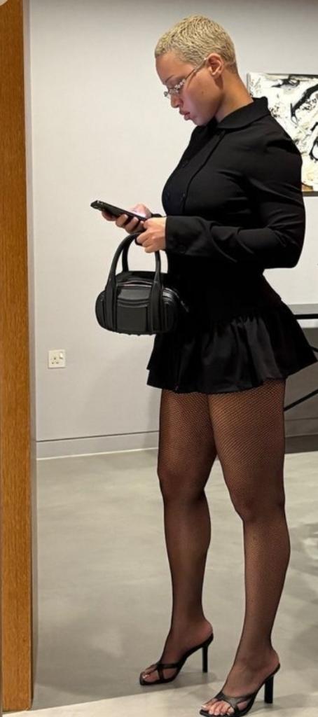 Chica busca chico en Huelva: 