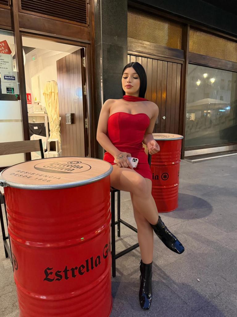 Chica busca chico en Cádiz: 