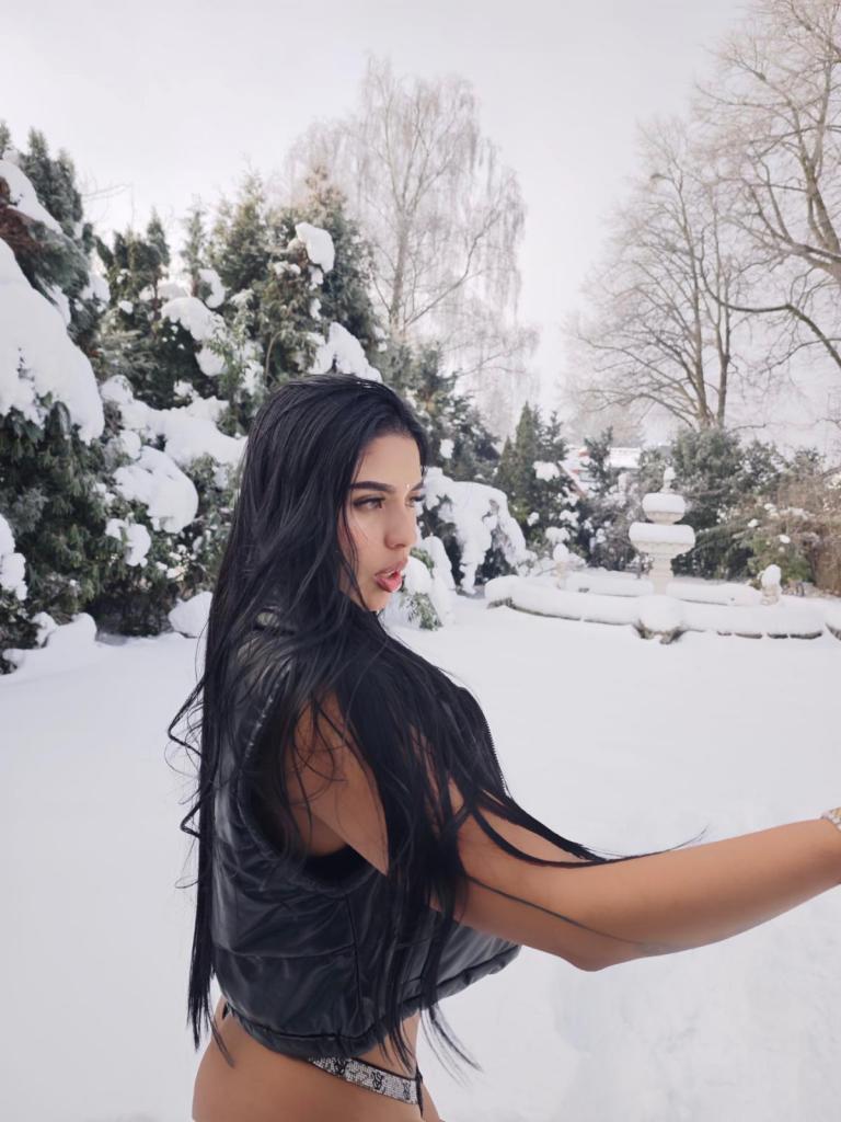 Chica busca chico en Málaga: Chica busca chico