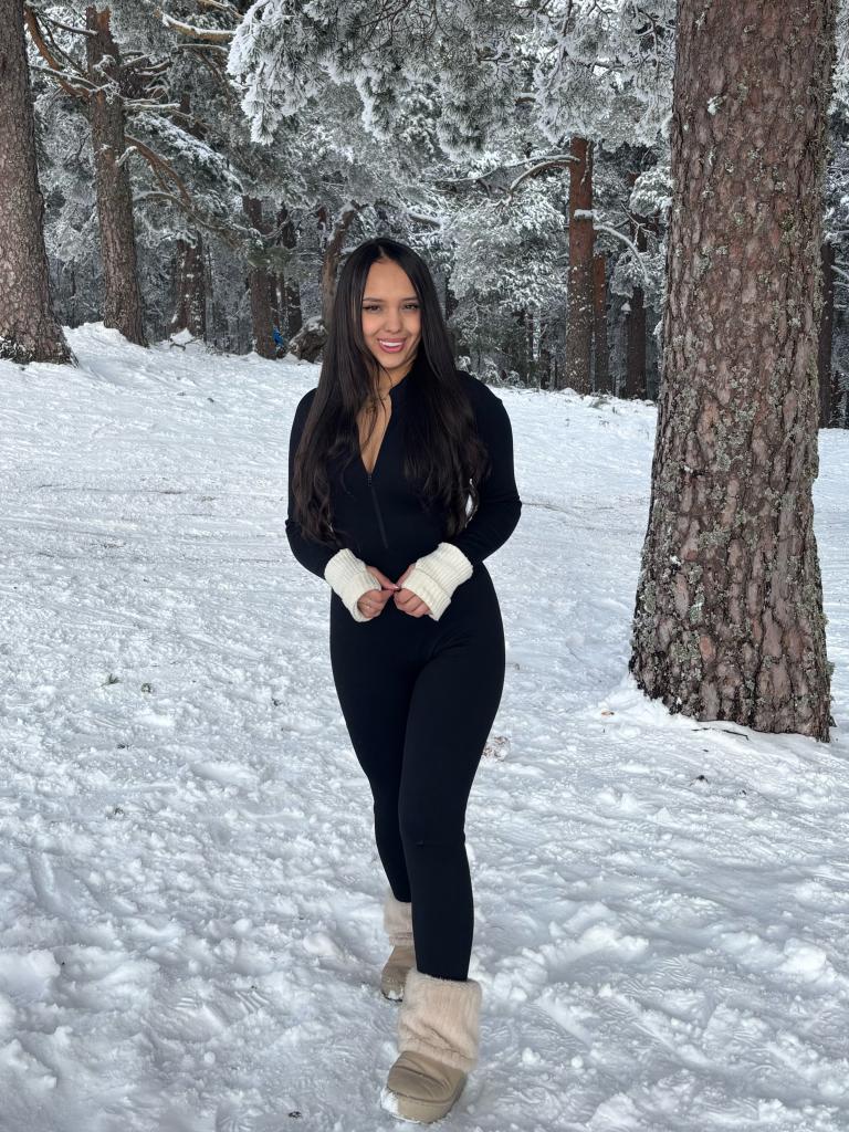 613977365: Chica busca chico en Madrid