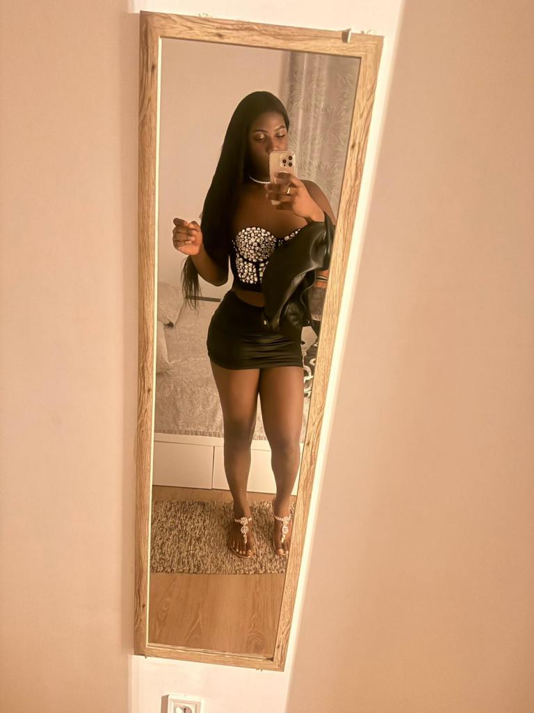687304703: Transexual en Sevilla