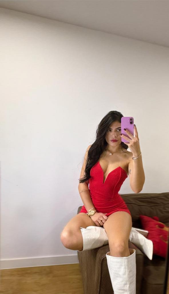 Chica busca chico en Ibiza: 
