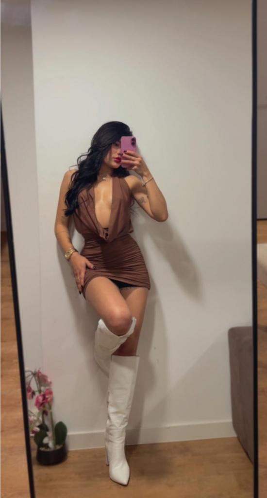 Chica busca chico en Ibiza: 