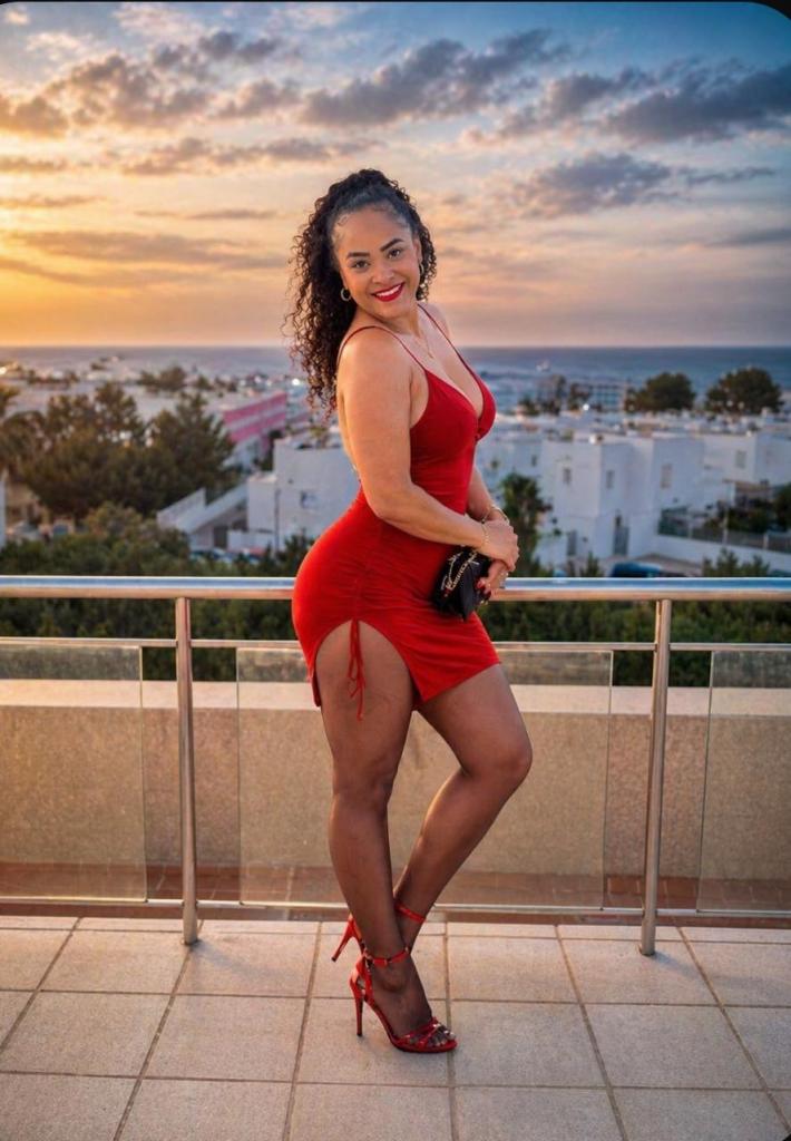 Chica busca chico en Ibiza: Chica busca chico