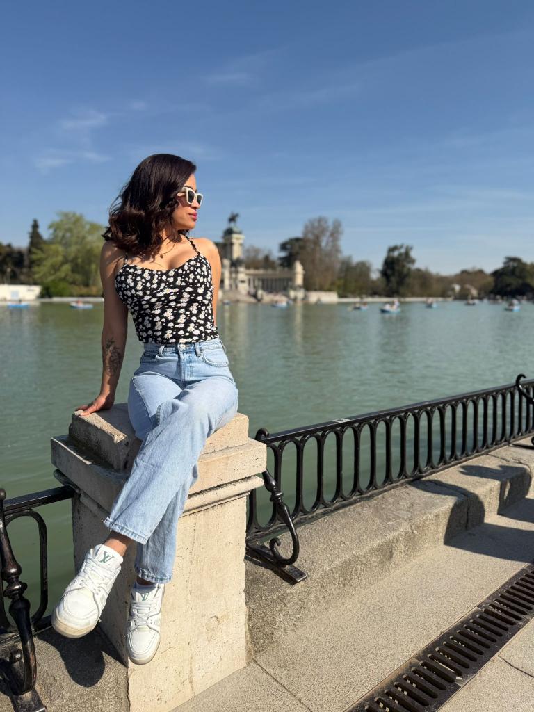 697103251: Chica busca chico en Madrid