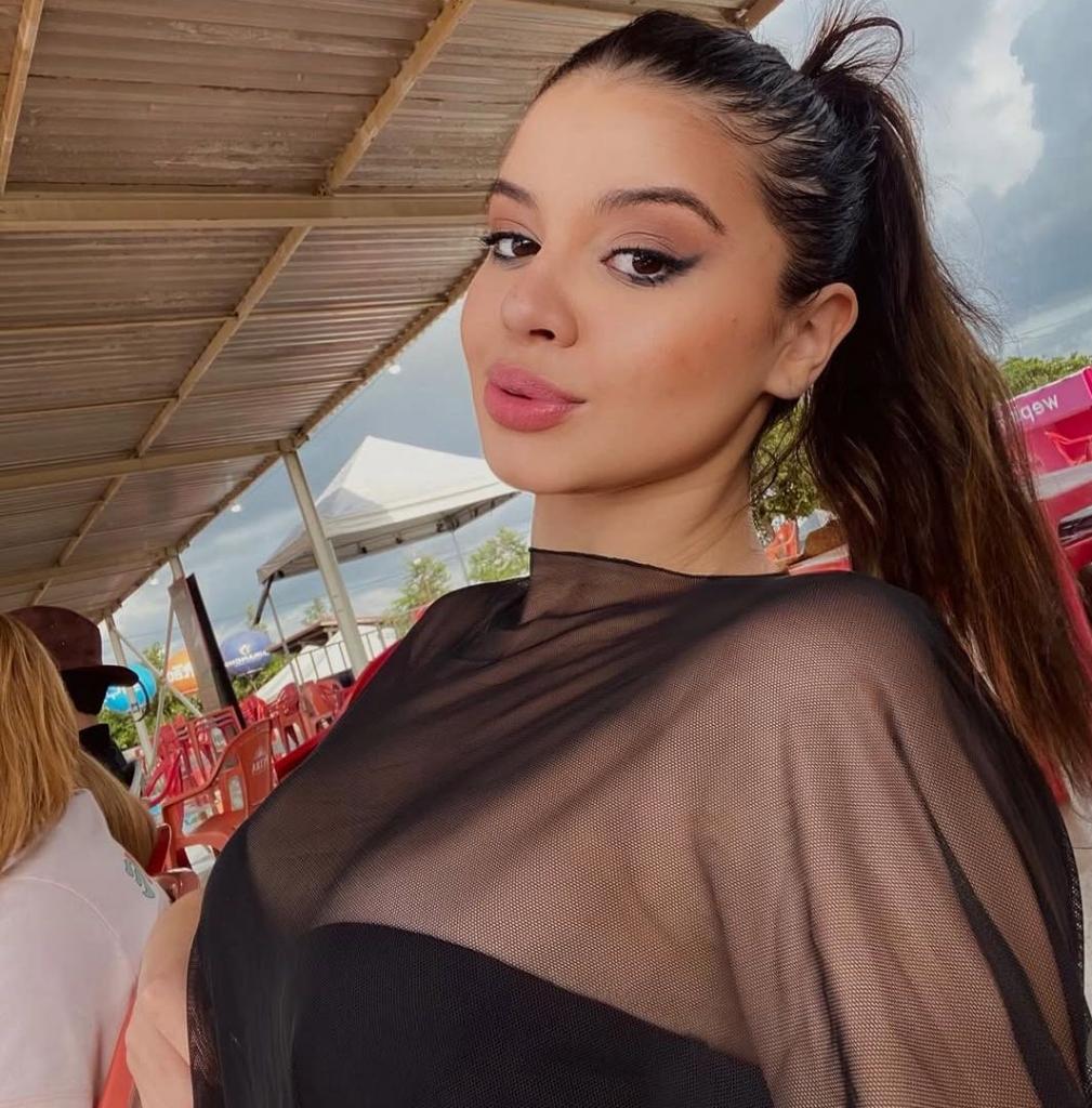 Chica busca chico en Granada: 