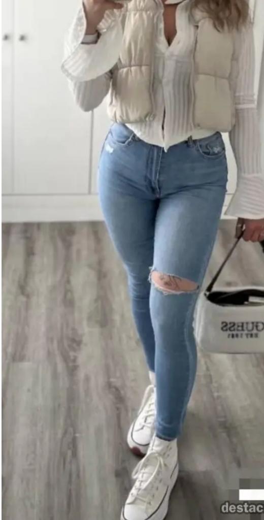 Chica busca chico en Almería: 