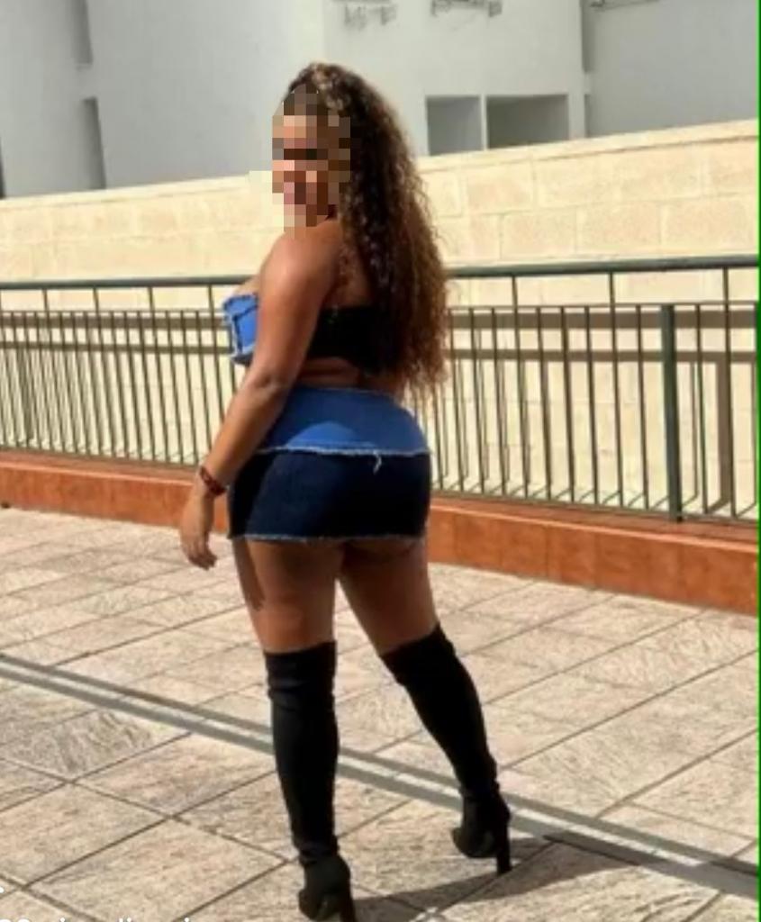 Chica busca chico en Cádiz: Chica busca chico