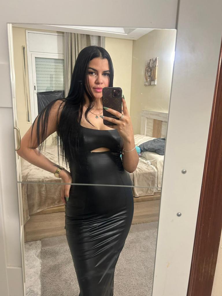 Chica busca chico en Ibiza: Chica busca chico