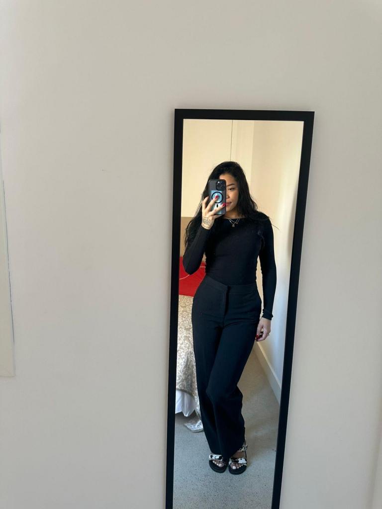 Chica busca chico en Granada: 