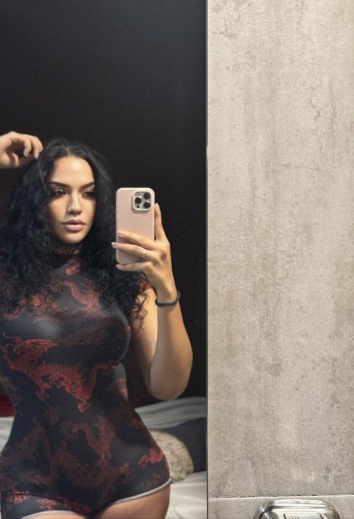 Chica busca chico en Ibiza: Chica busca chico