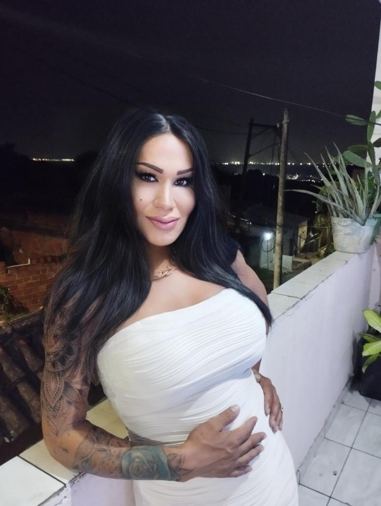 697229451: Transexual en Granada
