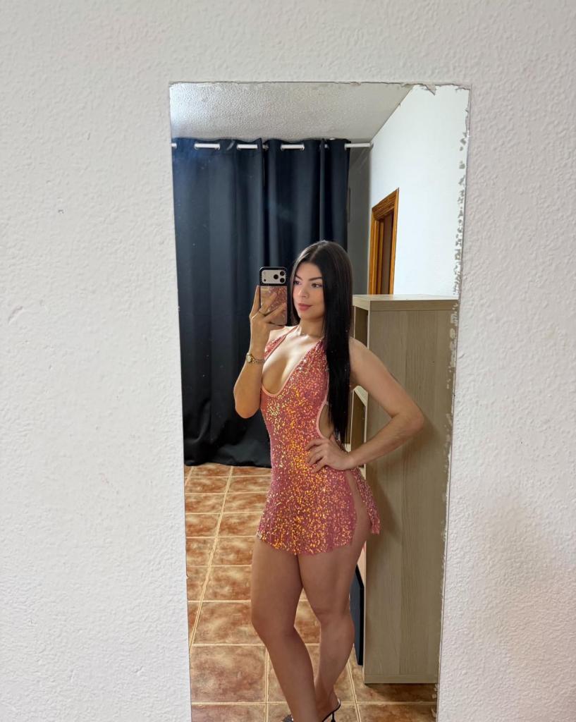 Chica busca chico en Ibiza: 