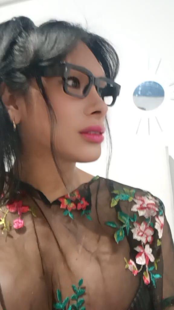 742064087: Transexual en Gerona