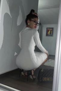 613698843: Chica busca chico en Málaga