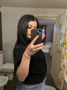 610671110: Chica busca chico en Gerona