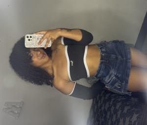 672558616: Chica busca chico en Sevilla