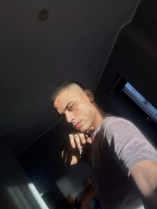 611377402: Chico busca chica en Las Palmas