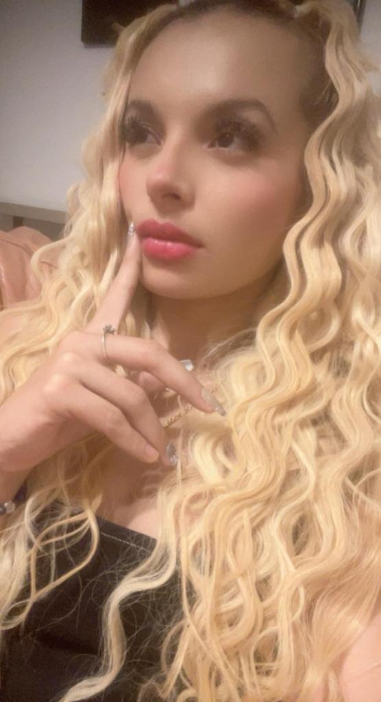 Chica busca chico en Alicante: Chica busca chico