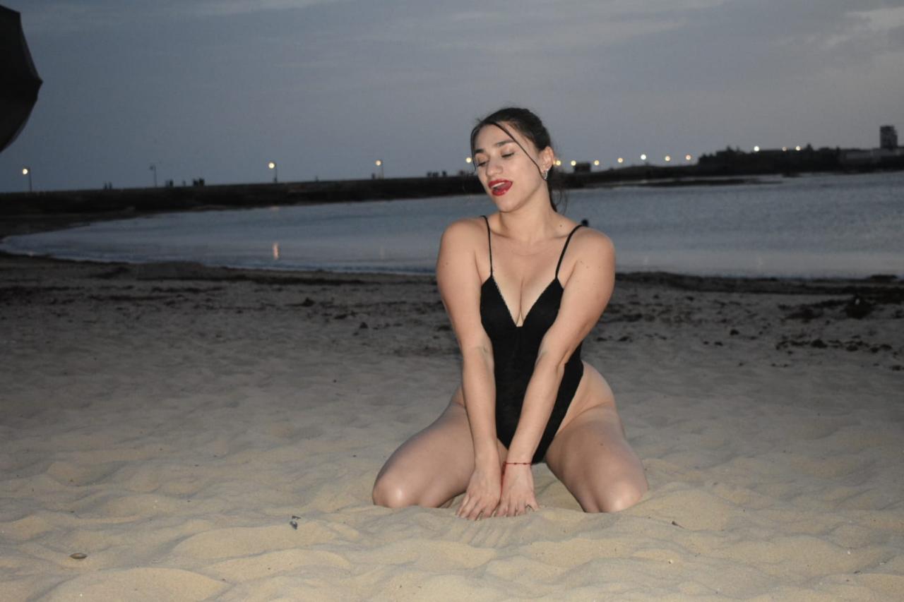 Chica busca chico en Cádiz: Chica busca chico