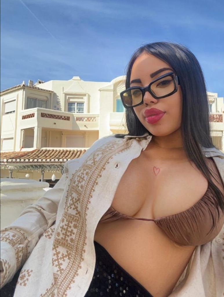 674004157: Chica busca chico en Almería