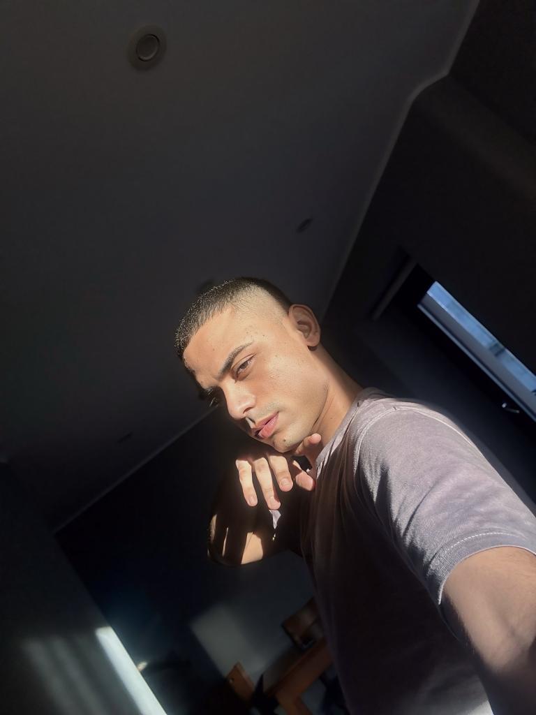 611377402: Chico busca chica en Las Palmas