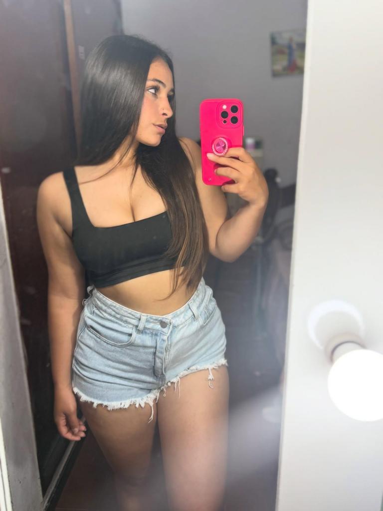 Chica busca chico en Alicante: Chica busca chico