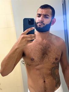 Chico busca chica en Sevilla: 