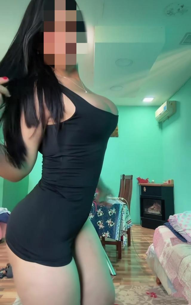 647083913: Chica busca chico en León