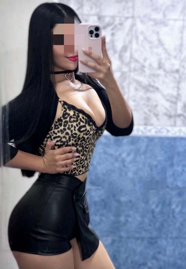 647083913: Chica busca chico en León