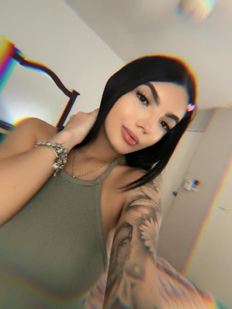 613881313: Chica busca chico en Valencia