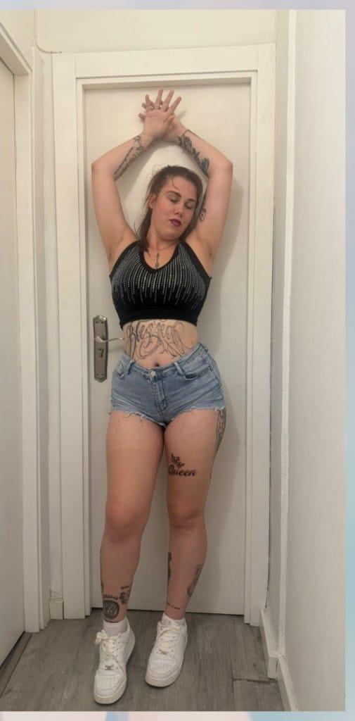 614957437: Chica busca chico en Valencia