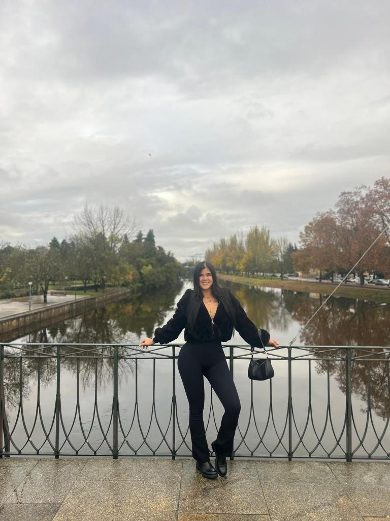 611253298: Chica busca chico en Barcelona