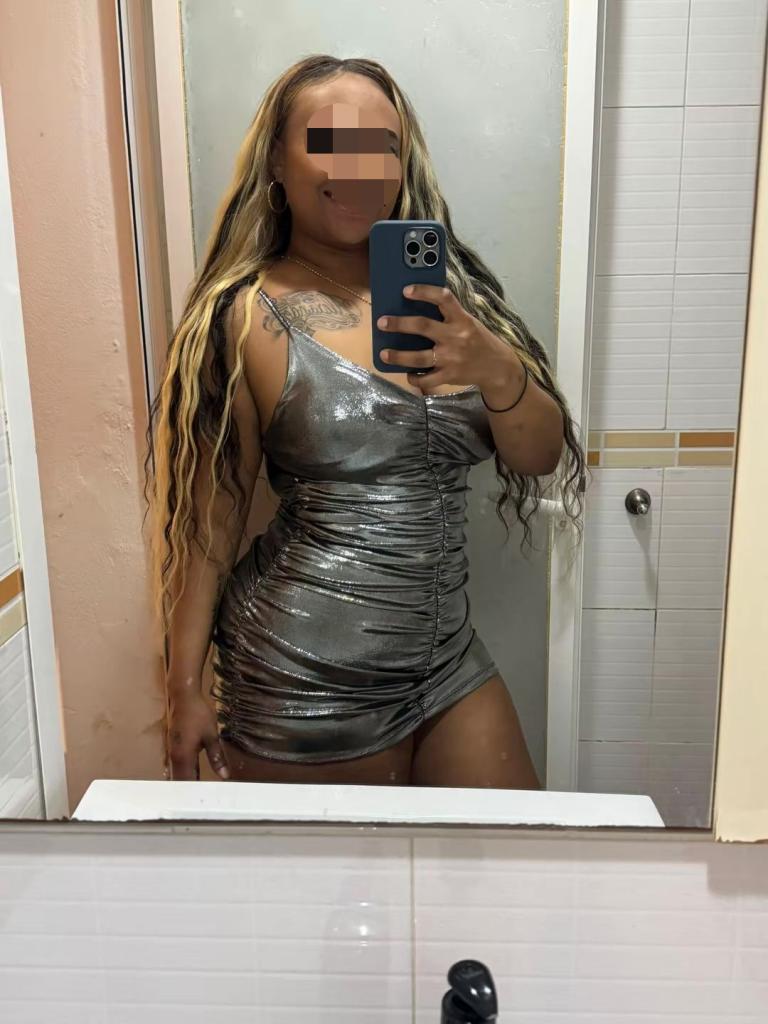 614927677: Chica busca chico en Gerona